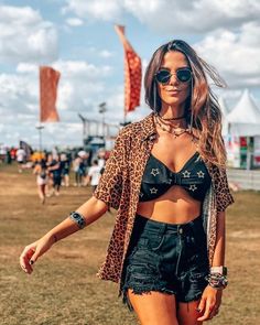 Electro Festival Outfit, Bonnaroo Outfits, Geek Outfit, Look Da Festival, Tomorrowland Outfit, Edm Outfit, Festival Outfit Inspiration, Festival Fits, Festival Mode