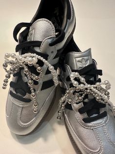 Set of two bows (one in silver and white). Each order consists of 4 bows. Style your tennis shoes. Smaller ones can be made for children's shoes as well (please send message). Making Shoes, Silver Bow, Swag Shoes, Shoe Insoles, Shoes Nike, Childrens Shoes, Tennis Shoes, Shoe Laces, Send Message