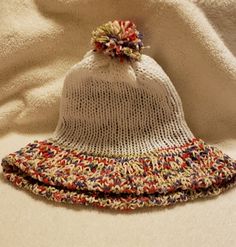 Bell-shaped beanie made from cotton yarn with a pompom Winter Cotton Bonnet Hat, Winter Cotton Bonnet, Casual White Knitted Bonnet, Casual Beanie With Pom Poms, Warm Cotton Beanie Bonnet, White Knit Beanie Bonnet, Warm White Cotton Hat, Playful Cotton Winter Hat, Warm Cotton Playful Hat