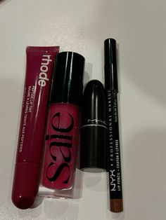 Saie Lip Gloss, Lip Products Collection, Makeup Wishlist Ideas, Lip Liner Aesthetic, Mac Lip Combo, Cute Lip Combos, Lip Liner Brown, Lip Liner Combo, Brown Lip Combo