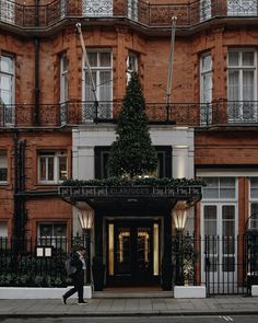 The first glimpses of Christmas in London ✨ Snapped during a quick dash through Mayfair the other morning #christmasinlondon