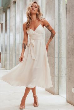 Red Dress Day, Bad Dresses, Grad Outfits, Casual Playsuit, White Midi, Jumpsuit Dressy, Ivory Dresses, Satin Skirt, Strapless Tops