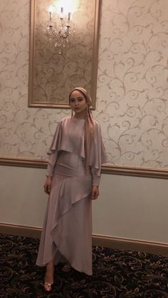 Hijabi Bridesmaid Dresses, Modesty Dress, Detail Couture, Soiree Dress, Hijabi Fashion Casual, Women Dresses Classy, Elegant Dresses Classy, Modesty Fashion, Muslim Fashion Dress