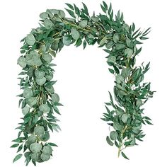 a long green leafy garland with leaves