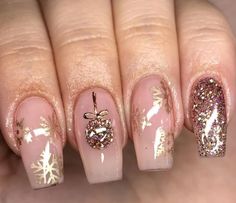 Nail Art Noel, Pedicure Designs Toenails, Unghie Nail Art, Christmas Nails Easy, Christmas Gel Nails, Snowflake Nails, Christmas Nails Acrylic, Xmas Nails, Christmas Nail Designs