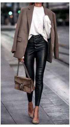 Black Leather Pants Outfit, Leather Leggings Outfit, Look Legging, Black Leggings Outfit, Chic Fall Outfits