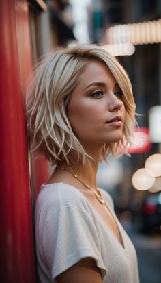 2024 Messy Bob Haircut Trends: Choppy Layers, Bangs, and Confidence Boosters Messy Bob Haircut, Shaggy Bob Haircut, Κούρεμα Bob, Messy Bob Hairstyles, Choppy Bob Hairstyles, Messy Short Hair, Bob Hairstyles For Fine Hair, Short Hairstyle