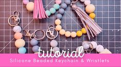 a bunch of beads and key chains on a table with the words, how to make bead necklaces