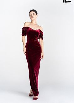 Formal Full-length Evening Dress For Gala, Full Length Evening Dress For Gala, Red Velvet Gala Dress, Gala Full-length Evening Dress, Fitted Burgundy Dress For Banquet, Fitted Evening Dress For Formal Gala, Fitted Evening Dress With Sweep Train For Cocktail, Evening Velvet Wedding Dress, Elegant Velvet Banquet Dresses