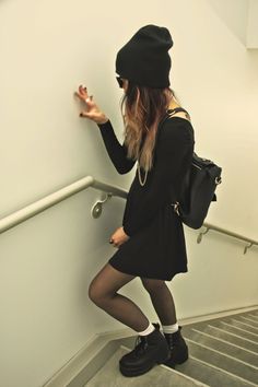 Moda Ulzzang, Neon Shorts, Grunge Accessories, Tokyo Street Fashion, Chic Summer Outfits, Rock Chic, Looks Black, Black Long Sleeve Dress, 90s Style