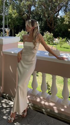 Miya Maxi Dress - Light Gold - Buy Women's Dresses - Billy J 22th Birthday, Satin Prom Dresses, Robes Glamour, Evening Dresses Online, Prom Dress Inspiration, Birthday Outfits, Grad Dresses, Satin Prom Dress, Satin Maxi