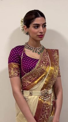 Khushi Kapoor Saree, Simple South Indian Bride, Indian Blouse Embroidery, Mogra Flower, South Indian Look, Jasmine Garland, Hair Gajra, Khushi Kapoor, Wedding Saree Blouse Designs