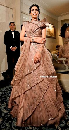 Gown For Sangeet Function For Sister, Gourav Gupta Gowns, Reception Dress Ideas Indian, Cocktail Gowns Indian Weddings, Indian Bride Reception Outfit, Gaurav Gupta Lehenga, Sangeet Outfits For Bride, Reception Dress Bride Indian, Indian Reception Dress