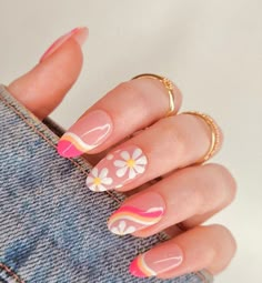 Cute Pink Nails, Retro Nails, Summery Nails, Funky Nails, Pretty Acrylic Nails, Floral Nails