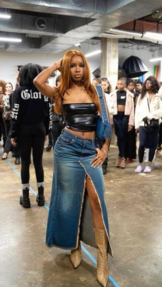 Denim Maxi Skirt Outfit Black Women, Denim Skirt Outfit Street Style, Denim Outfit Black Women, Skirt Outfits Denim, Maxi Denim Skirt Outfit, Denim Maxi Skirt Outfit, Denim Skirt Outfit, Denim Dress Outfit, Maxi Denim Skirt