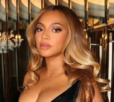 Beyonce Blonde Hair, Beyonce Hair Color, The Harder They Fall, Beyonce Blonde, Honey Blonde Hair, Beyonce Queen, Honey Hair