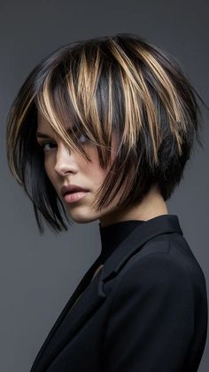 35 Flatter Your Face: Best Choppy Bob Haircuts for All Shapes: Update Emo Haircuts Short, Short Cuts For Round Faces, Short Choppy Bob Haircuts, Round Face Haircuts Short, Bridal Hairstyles Down, Bob Layered Haircut, Short Layered Bob, Choppy Bob Hairstyles For Fine Hair, Choppy Bob Haircuts