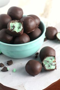 Mint Chocolate Chip Truffles - Chocolate with Grace Chocolate Chip Truffles, Mint Chocolate Recipes, Truffle Recipe Christmas, Chocolate Chip Dip, Mint Chocolate Cake, Christmas Cookie Recipes Holiday, Truffle Cookies, Chocolate Mint Cookies