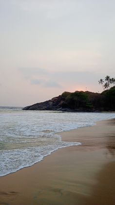 Beach, sunset, waves, aesthetic beach, aesthetic pics, background, peace, love. Kovalam Beach Photography, Kovalam Beach Kerala, Trivandrum Beach, Snehatheeram Beach, Kerala Beach, Kovalam Beach