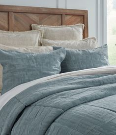 the comforter is made up and ready to be used in this bedding set