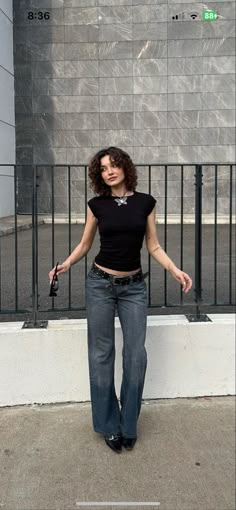 Brigette Bardo Outfits, Boatneck Shirt Outfit, Style Inspiration 70s, Fitted Shirt And Jeans Outfit, Alt Flare Jeans Outfit, Bones Angela Outfits, Low Waist Wide Leg Jeans Outfit, House Of Balloons Outfit, Fashion School Fits