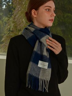 Composition : VIRGIN WOOL 100%Color : NAVYCountry of Origin : CHINA Wool Scarf, Scarf Accessory, Composition, Women Accessories, China, Wool, Navy, The Originals, Pattern