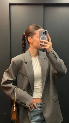 Casual Outfits With Blazers, Italian Summer Outfits, Sleek Ponytail Hairstyles, Mode Inspo, Blazer Outfits, Looks Style, Summer Outfits Women, Outfits Casuales