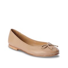 NISOLO-Bea Go-To Ballet Flat Enjoy classic style with the Bea Go-To flat from Nisolo. This ballet pair sports a leather design and sleek silhouette that pairs well with fave fits. Classic Brown Ballet Flats For Spring, Classic Brown Ballet Flats, Casual Leather Ballet Flats For Office, Nude Ballet Flats, Nude Flats, Ballet Flat, Leather Design, Ballet Flats, Classic Style