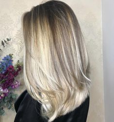 Medium Length Layered Haircuts, Medium Brunette Hair, Layered Haircuts For Medium Hair, Medium Layered Haircuts, Medium Layered Hair, Medium Length Hair With Layers, Natural Wavy Hair, Long Layered Haircuts, Shoulder Length Hair Cuts