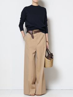 Wide Leg Pants Outfit Casual, Wide Pants Outfit, Jeans Heels Outfit, Style Wide Leg Pants, Best Winter Outfits, Simply Dress, Easy Trendy Outfits, Casual Chic Outfit