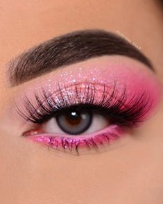 Pink And Red Eyeshadow Looks, Pink Eyeshadow Ideas, Makeup Neon, Eye Makeup Glitter, Iconic Makeup, Sparkly Eyeshadow, Under Eye Makeup, Drag Make-up