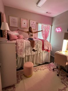 Pink Coquette Dorm Room, Sec Dorm Rooms, Loveshackfancy Dorm Room, Love Shack Fancy Dorm Room, Dorm Inspo Cozy Pink, College Dorm Decor Aesthetic, Soft Pink Dorm Room, Matching Dorm Room, Dorm Room Inspiration Pink