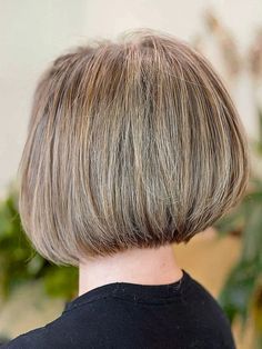 Rounded bob cut in mushroom brown hue, showcasing sleek layers and a chic, modern finish Rounded Bob, Haircuts To Try, Classic Bob Haircut, Mushroom Brown