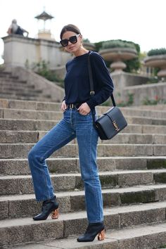 Go For Gold: 7 Ways To Rock The Metallic Accent Winter Baddie, Straight Leg Jeans Outfits, Fashion Gone Rouge, Jeans Outfits, Outfit Jeans, Looks Street Style, Outfits Winter, Jeans Outfit, Looks Chic