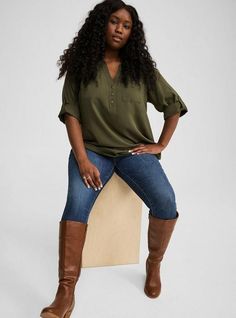 Fit Plus Size Looks, New Street Style, Plus Size Clothes, Active Outfits, Sweaters Online, Tunic Shirt, Bra And Panty Sets, Winter Clothes, Tunic Length