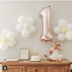 First Birthday Theme Photoshoot, First Birthday Setup At Home, Minimal 1st Birthday Party, Minimalist First Birthday Girl, Daisy First Birthday Photoshoot, First Birthday Simple, Simple One Year Old Birthday Party, Minimal First Birthday, Simple First Birthday Decorations