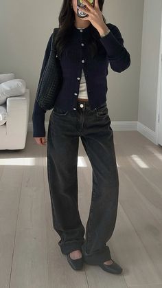 cardigan baggy jeans ballet flat modest outfit for spring Outfit Ideas With Jeans Winter, Slightly Modest Outfits, Id Photo Outfit Ideas, Collared Outfits For School, Fit With Cardigan, Cute Outfits For Lab, Casual Outfits With Cardigans, Outfits W Cardigans, Outfit With Black Jeans Winter