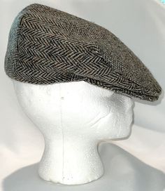 Elevate your style with this VTG Harris Tweed Wool Herringbone Flat Cap Hat 🧢 Perfect for a touch of vintage charm and a nod to the Peaky Blinders era! #HarrisTweed #FlatCap #VintageStyle #MensFashion #PeakyBlinders 👌🇺🇸 Fall Herringbone Hat With Short Brim, Classic Tweed Flat Cap, Tweed Cap With Herringbone Pattern, Classic Fall Hat With Herringbone Pattern, Classic Tweed Cap, Classic Fall Herringbone Hat, Fitted Tweed Cap, Brown Tweed Hats With Herringbone Pattern, Tweed Hats With Herringbone Pattern