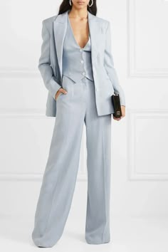 Chic women's three-piece peak lapel suit in solid color, featuring a jacket, vest, and pants, perfect for formal occasions and business meetings. Outfit Formal Mujer, Women Suits Wedding, Woman Suit, City Hall Wedding, Woman Suit Fashion, Suit Fashion, Looks Style, Sweater Black, Work Outfits