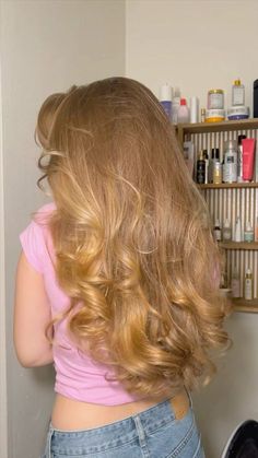 Gorgeous Ginger Hair, Colors To Dye Your Hair Blonde, Dark Blonde Ginger Hair, Light Caramel Blonde Hair, Soft Golden Blonde Hair, Sun Bleached Hair Brown, Blonde Before And After, Wavy Blonde Hair Naturally, Hair Color Tan Skin