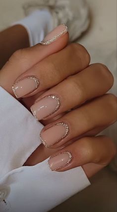 PRETTY NAILS TO TRY THIS HOLIDAY SEASON | New Years NAILS Gold Nail, New Year's Nails, Holiday Nails, Nude Nails, Nail Manicure