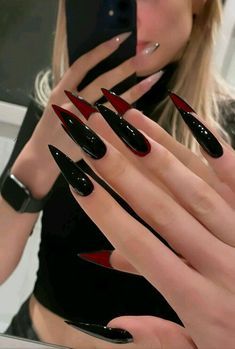 Black Gems On Nails, Goth Style Nails, Louboutin Nails Stilleto, Sharp Nails Ideas, Nails For Friends, Goth Nails Ideas, Long Black Nail Ideas, Cute Goth Nails, Goth Stiletto Nails