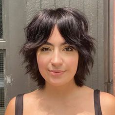 Shag Short Haircut, Shag Hairstyles With Bangs, Short Shaggy Hair, Flippy Hair, Hairstyle For Short Hair, Hairstyle For Short, Chic Hairstyle, Shaggy Short Hair, Shaggy Bob