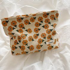 Brand Name: eTyaMain Material: CanvasOrigin: CN(Origin)CN: HubeiItem Width: 5cmStyle: FashionMaterial Composition: canvasPattern Type: FloralClosure Type: zipperModel Number: cosmetic bagItem Height: 18cmItem Length: 25cmItem Type: Cosmetic CasesShape: BoxItem Weight: 50g Baggy Bag, Pencil Cases For Girls, Makeup Case Organization, Large Cosmetic Bag, Lipstick Bag, Makeup Bag Organization, Beauty Case, O Donnell, Toiletry Bag Travel