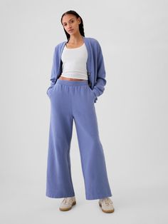 Relaxed Solid Sweatpants For Spring, Relaxed Fit Ankle-length Sweatpants For Fall, Relaxed Sweatpants For Spring, Relaxed Spring Sweatpants, Elevated Casual Solid Ankle-length Pants, Gap Bottoms With Pockets For Fall, Gap Casual Pants With Relaxed Fit, Gap Sweatpants With Elastic Waistband For Loungewear, Fall Lounging Sweatpants With Tapered Leg