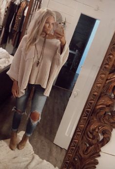 Cute Western Outfits Women Casual Winter, Fall 2023 Boho Fashion, Winter Leisure Outfits, Fall Boutique Outfits, Western Boho Fall Outfits, Cute Boutique Outfits, Pbr Outfit For Women Winter, Women’s Country Outfits, Lazy Western Outfits