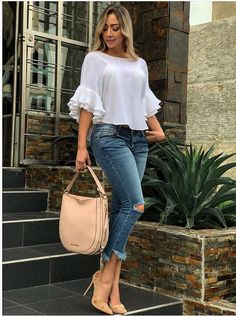 Looks Con Jeans, Fashion Teenage Girls, Urban Fashion Trends, Latest Fashion Dresses, Ladies Dress Design, Moda Fashion, Fashion Tops, Ecuador, Urban Fashion