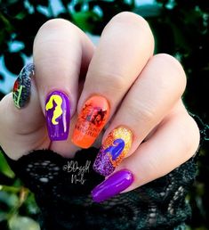 90+ Fall Nails To Try This Autumn - Blush & Pearls Hocus Pocus Nail Designs, Natural Skin Glow, Skin Glow Tips, Glow Tips, Autumn Manicure, Fall Nail Design, Essie Nail Colors, Abstract Nail