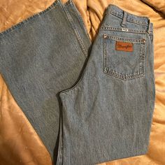 Wrangler Bell Bottoms, Brand New,Never Worn Rockies Jeans Outfit, Wrangler Bell Bottoms, Womens Carhartt Pants, 7s Jeans, Western Ootd, Rockies Jeans, Thrift Ideas, Cute Western Outfits, Bell Bottom Jeans Outfit