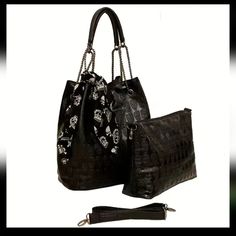 2 Piece Faux Leather Skull Printed Tote Bag With Mini Accessory Bag. Gothic Bags, Goth Purse, Skull Handbags, Skull Purse, Gothic Bag, Skull Bags, Vintage Goth, Beg Tangan, Trendy Shoulder Bag